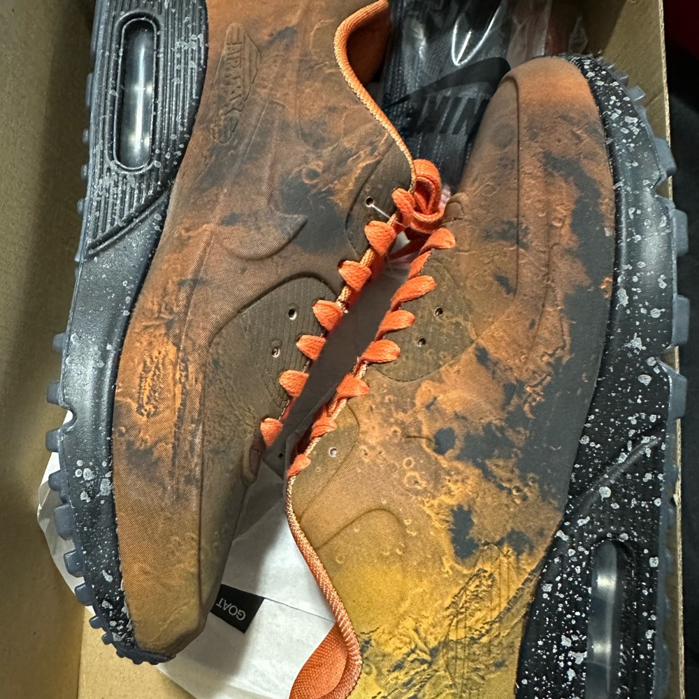 Nike Men's Air Max 90 QS- Orange and Black Gradient